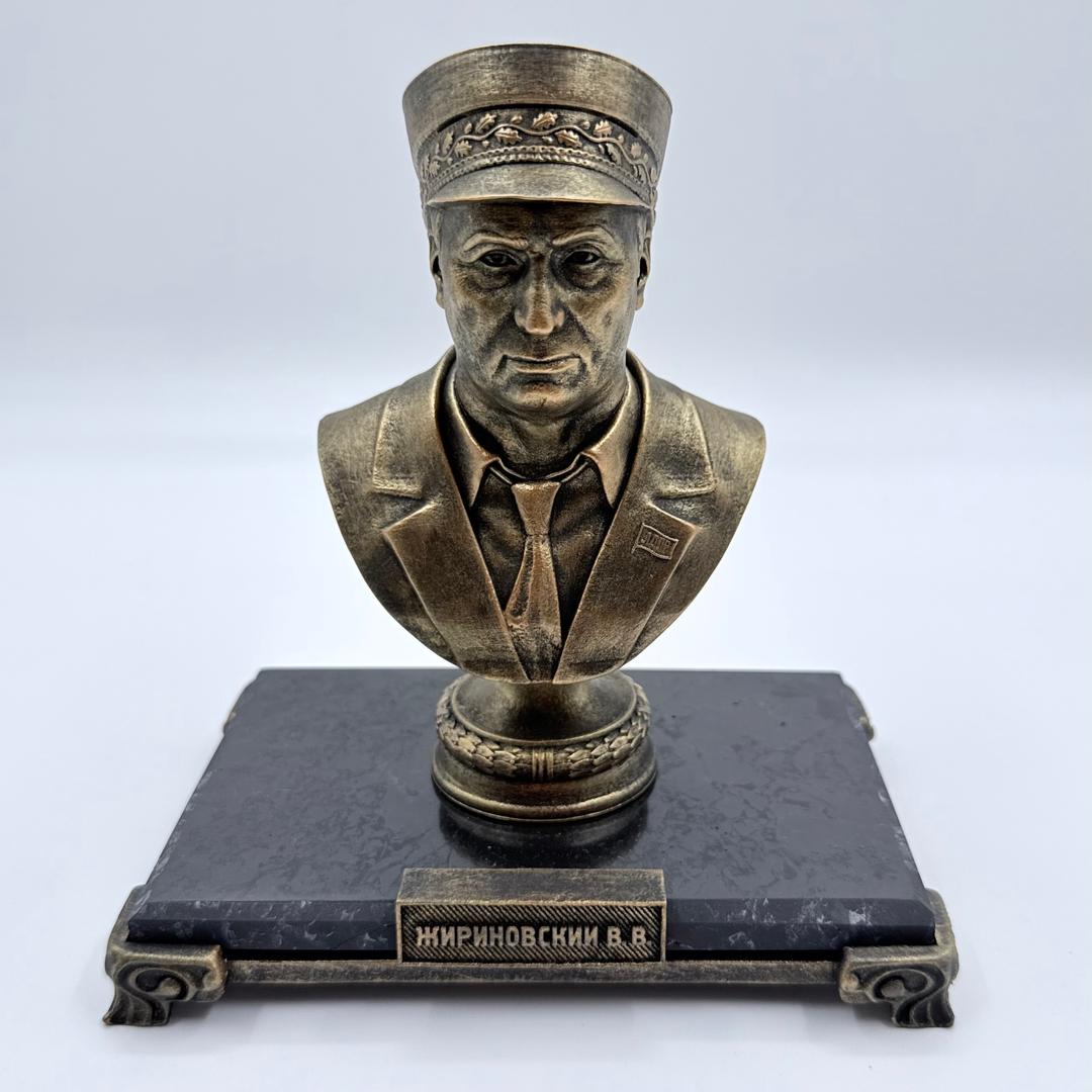 Бюст Жириновский В.В. в п/у, основание камень шунгит - photo 1