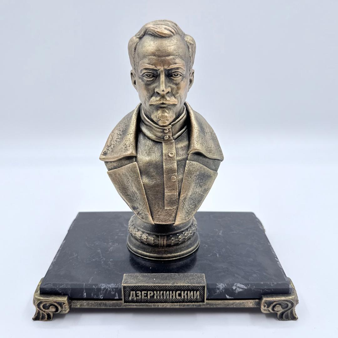 Бюст Дзержинский Ф.Э. в п/у, основание камень шунгит - photo 1