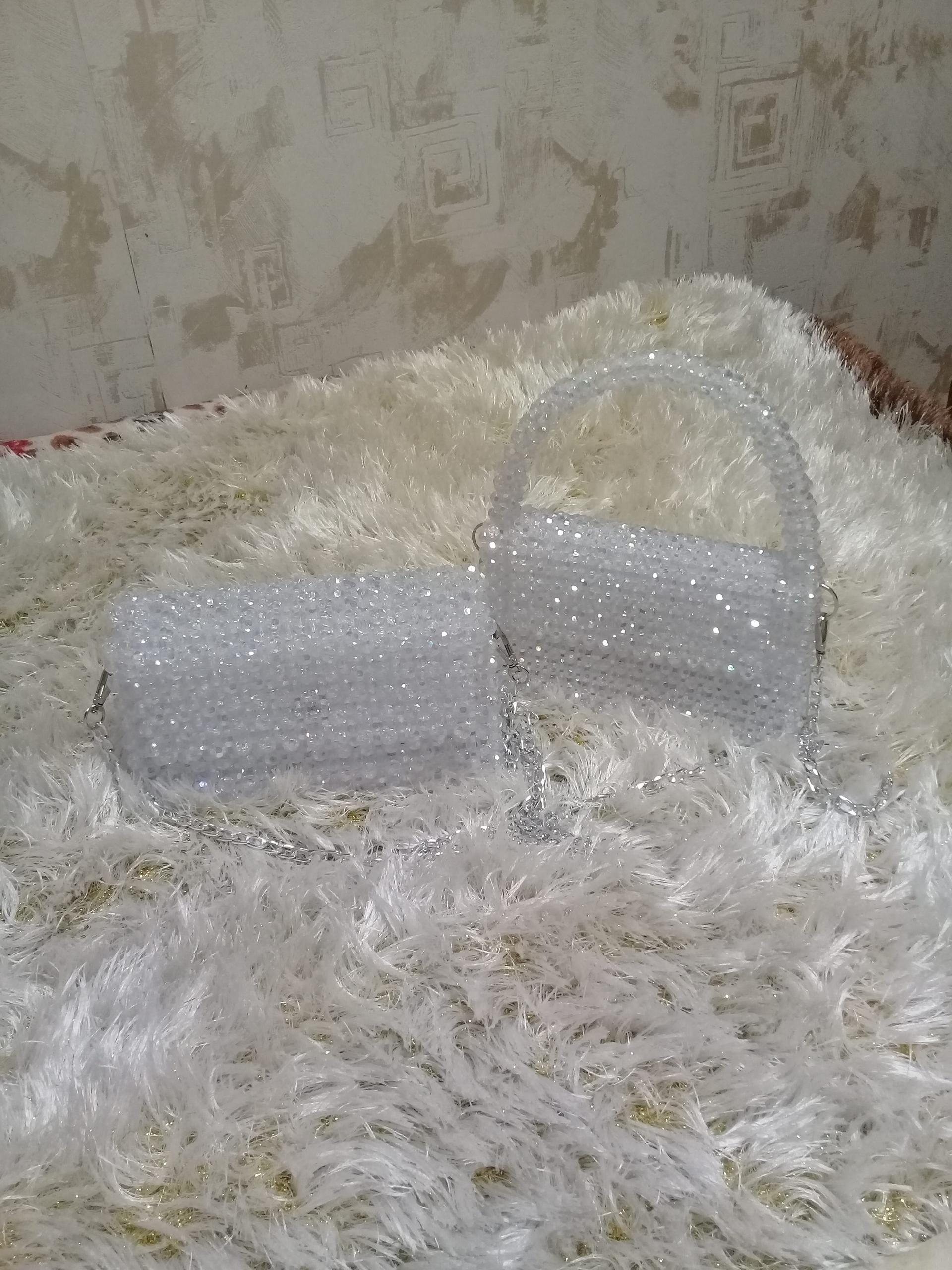Сумочки из бус,ручная работа.